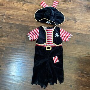 Pirate costume size 4